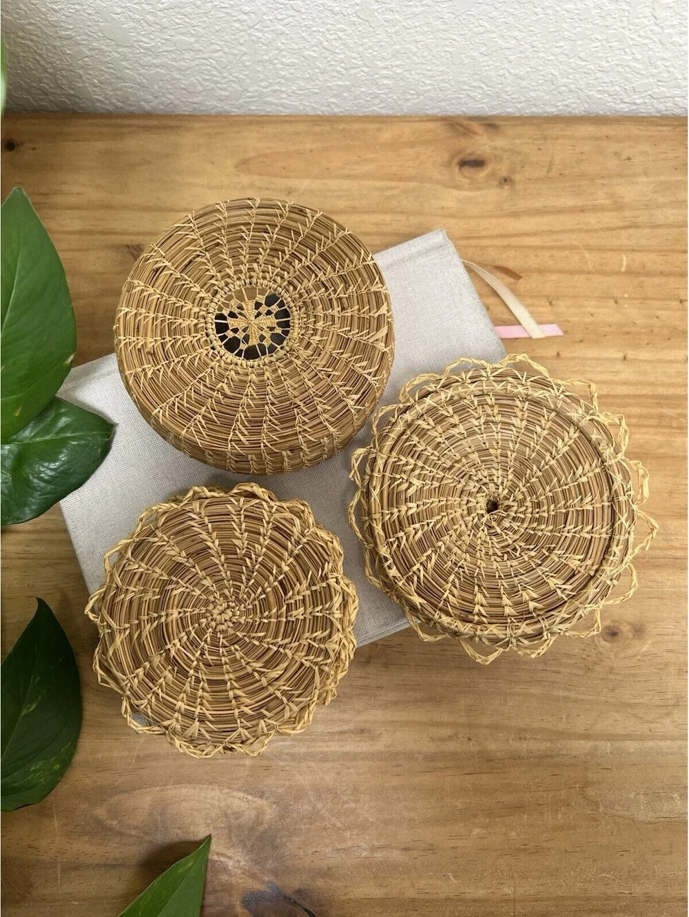 5 Vintage Woven Pine Needle Coasters and Basket with Lid Set Boho Southwest